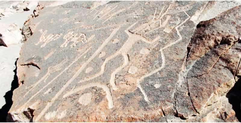 petroglifos-de-toro-muerto